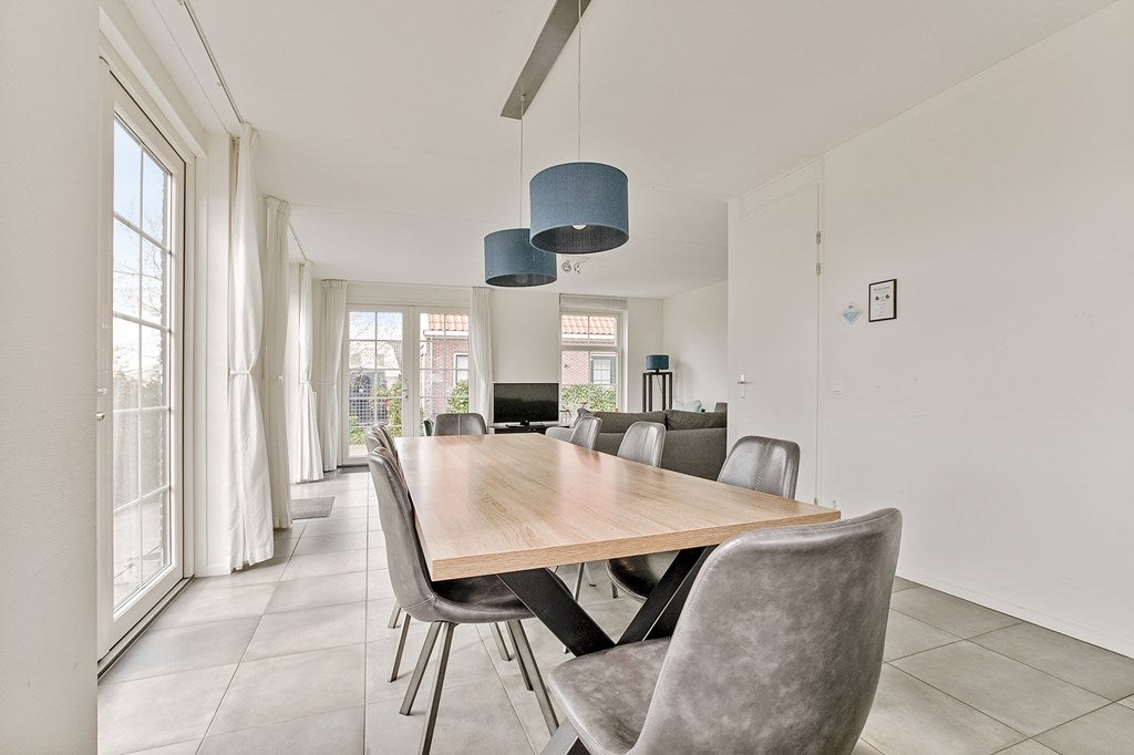 Vrijstaande woning te koop: Zeedijk 2-345, Uitdam