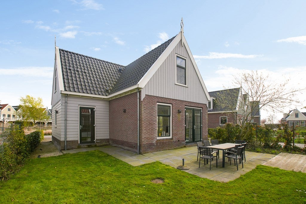 Vrijstaande woning te koop: Zeedijk 2-345, Uitdam