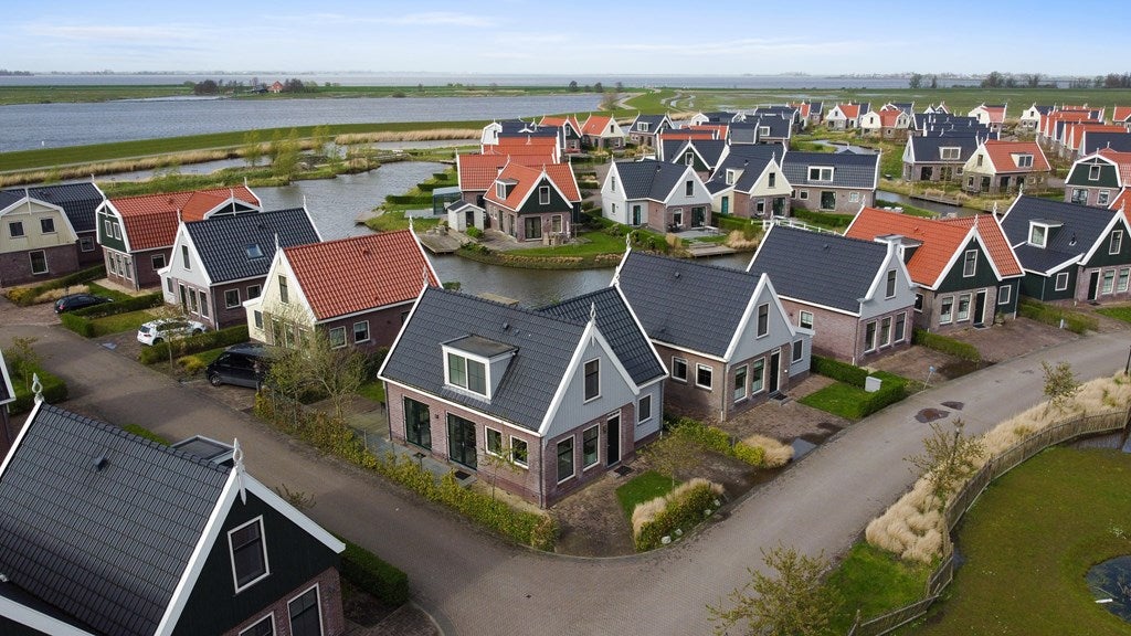 Vrijstaande woning te koop: Zeedijk 2-345, Uitdam