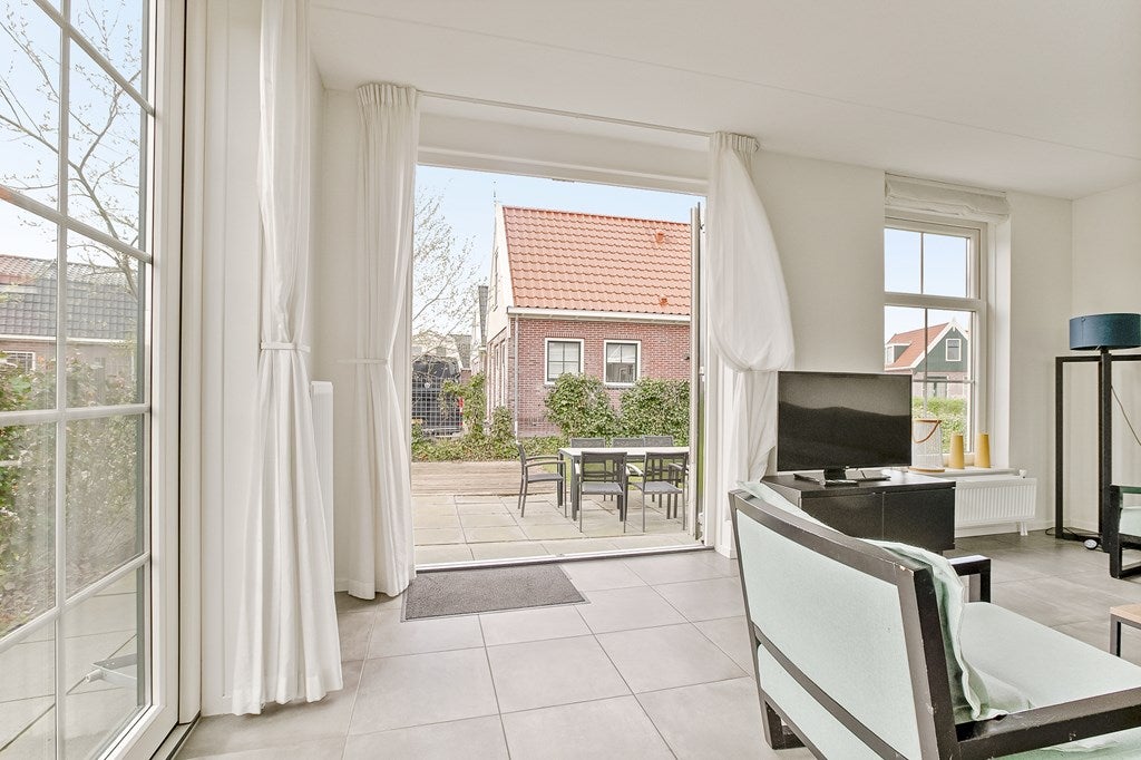 Vrijstaande woning te koop: Zeedijk 2-345, Uitdam