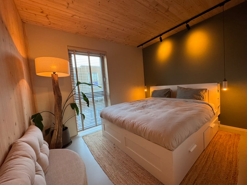 Woning te huur: Cola Debrotstraat, Amsterdam