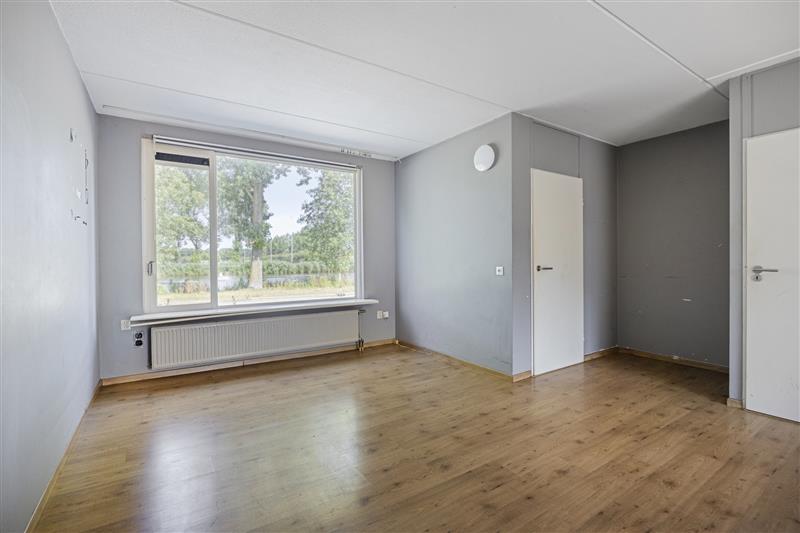 Tussenwoning te koop: Tonijnstraat 23, Almere