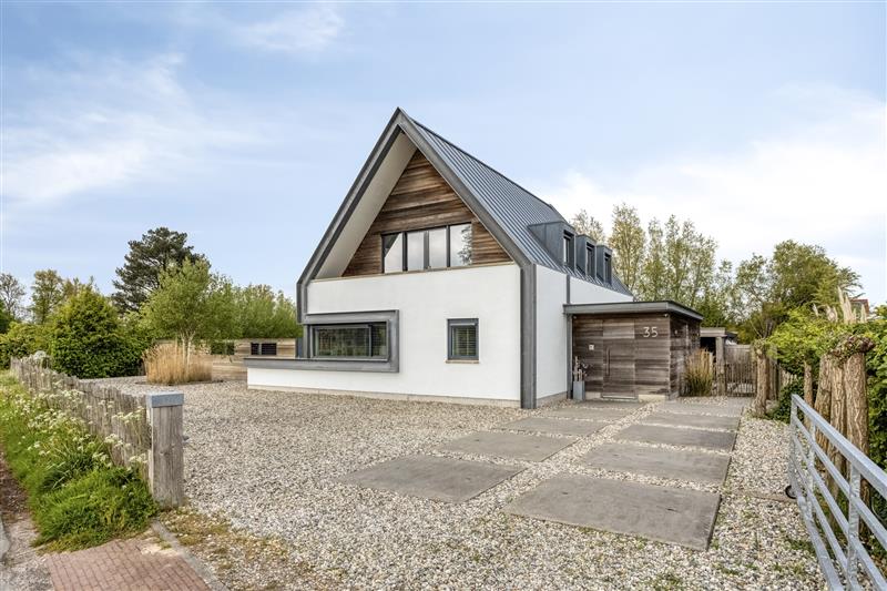 Huis Omloop 35 in Schoorl