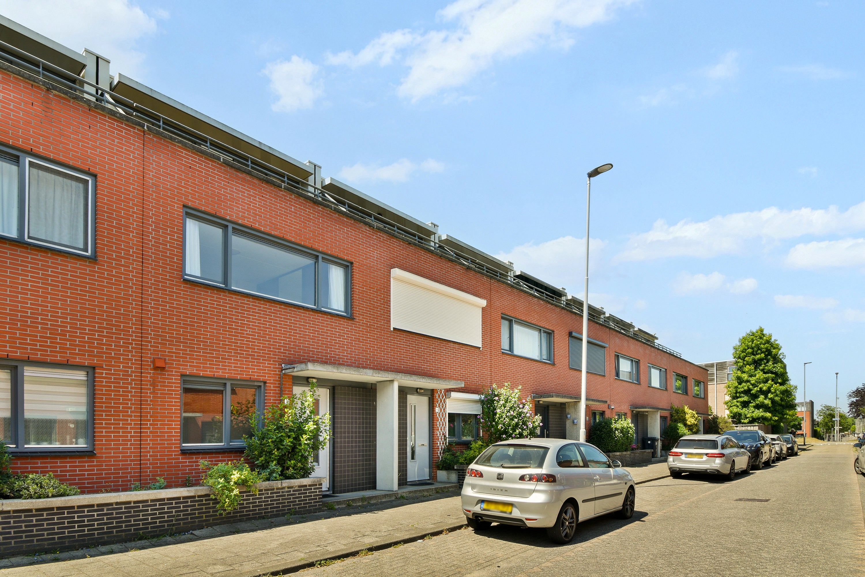 Tussenwoning te koop: Johanna van Duynstraat 17, Rotterdam