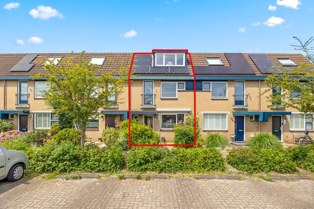 Huis Hooikamp 84 in Leidschendam
