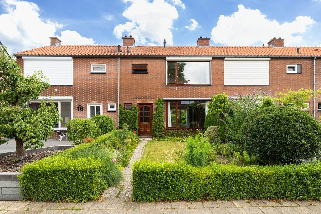 Huis Azaleastraat 14 in Ederveen