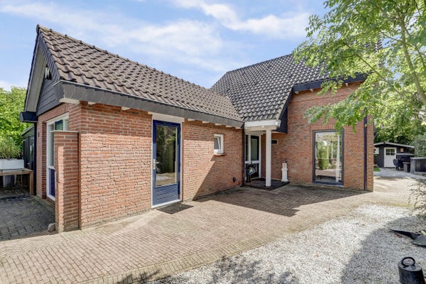Huis Hoogerwerfsweg "De elf Boompjes" in Bruinisse