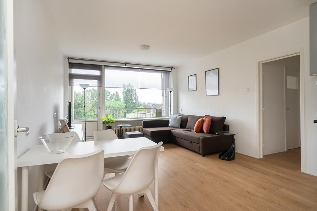 Te huur Appartement Mr. G. Groen van Prinstererlaan in Amstelveen