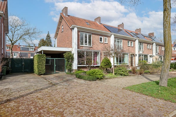 St Claralaan 8 in Eindhoven