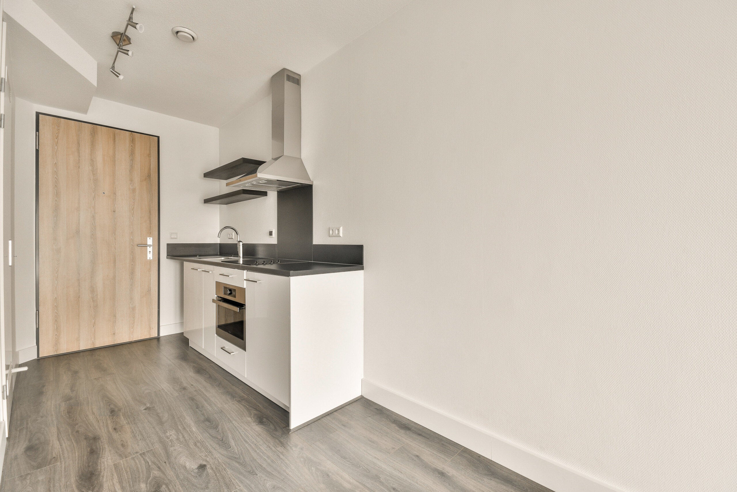 Studio te huur: Waldorpstraat 1170, 'S-Gravenhage