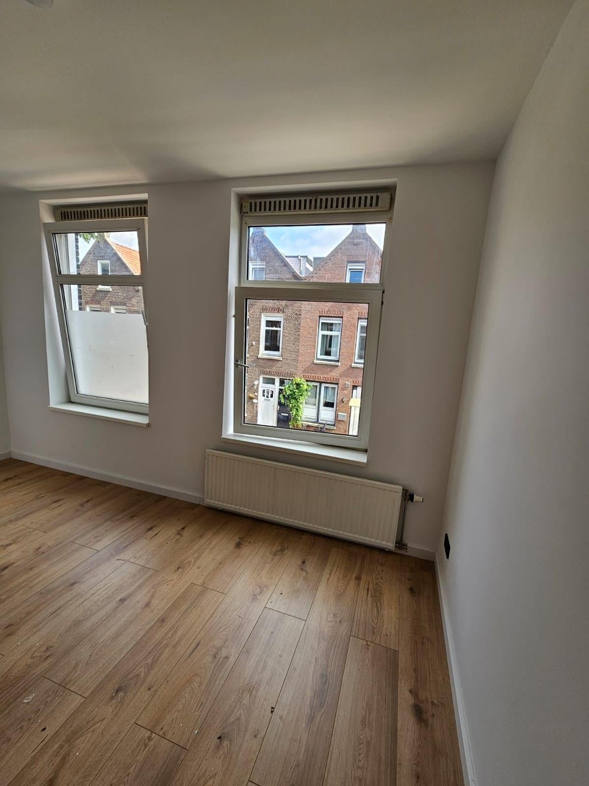 Appartement te huur: Emmastraat 11B, Rotterdam