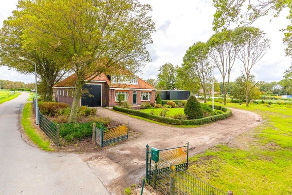 Huis Busch en Dam in Uitgeest