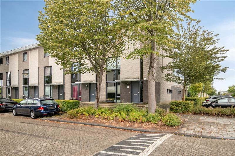 Huis Azorenweg 27 in Almere