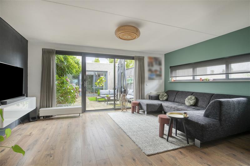 Hoekwoning te koop: Azorenweg 27, Almere
