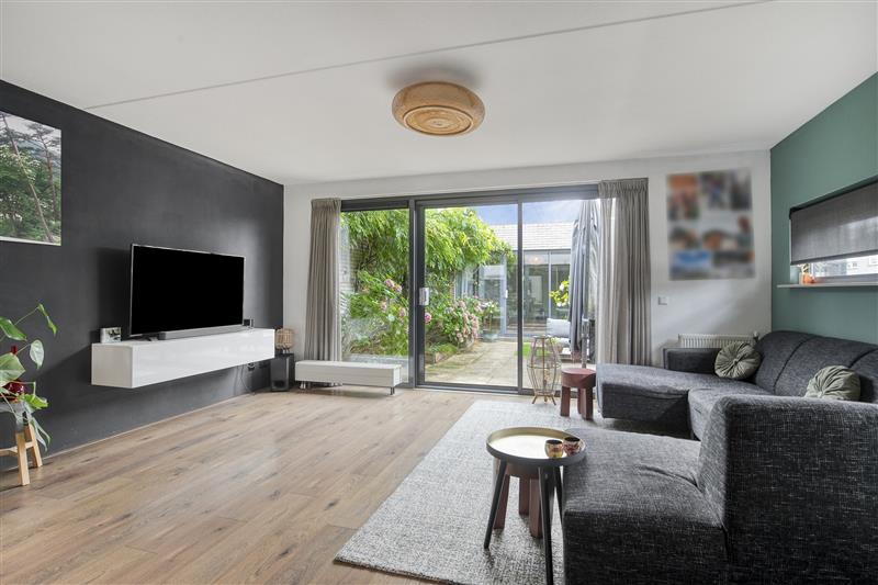 Hoekwoning te koop: Azorenweg 27, Almere