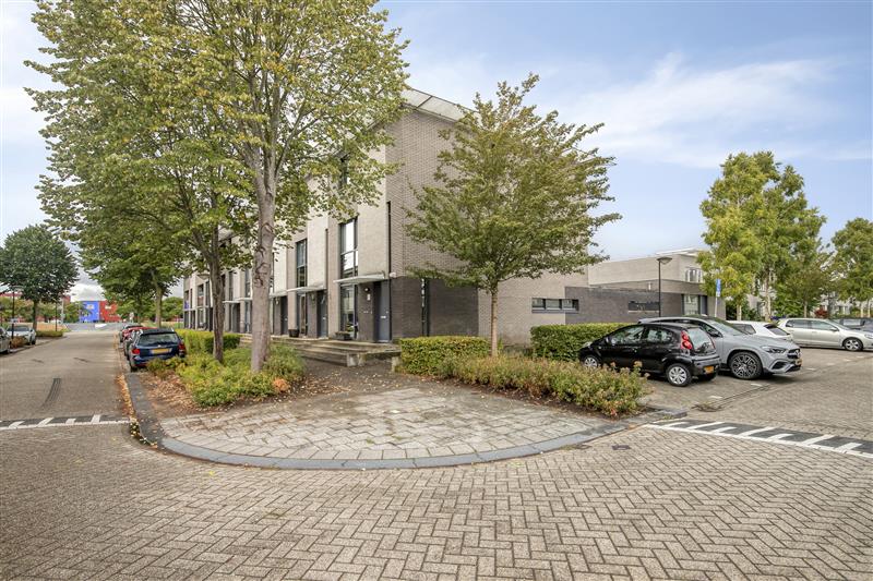 Hoekwoning te koop: Azorenweg 27, Almere