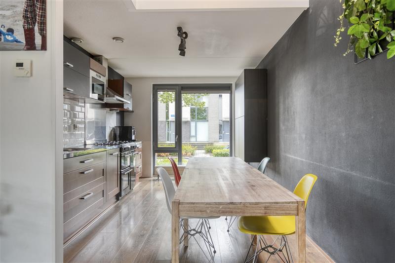 Hoekwoning te koop: Azorenweg 27, Almere