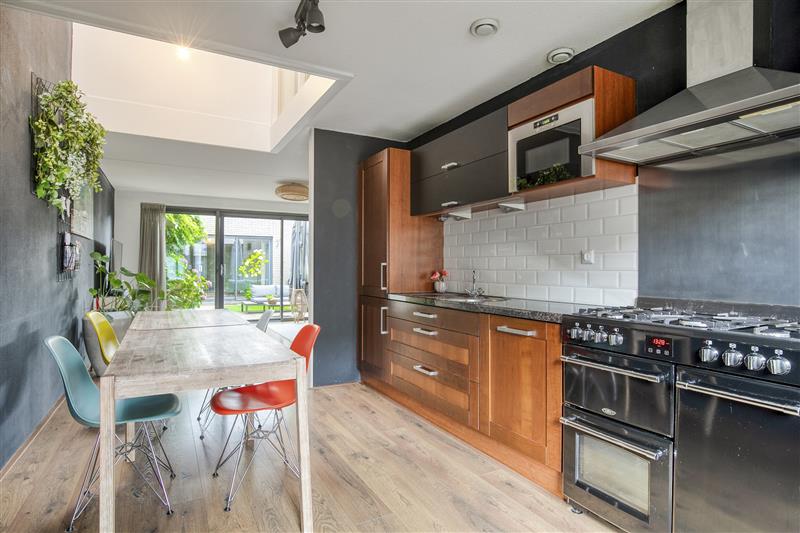 Hoekwoning te koop: Azorenweg 27, Almere