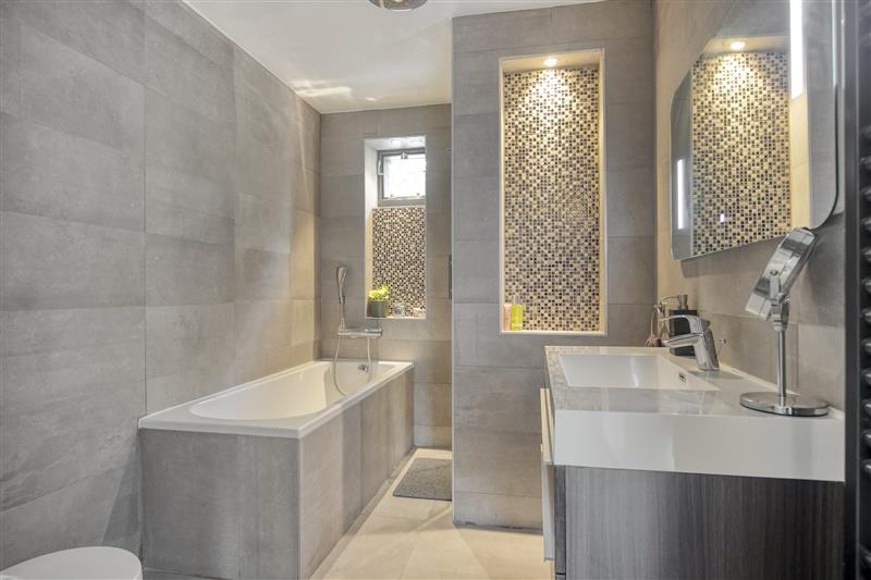 Hoekwoning te koop: Azorenweg 27, Almere