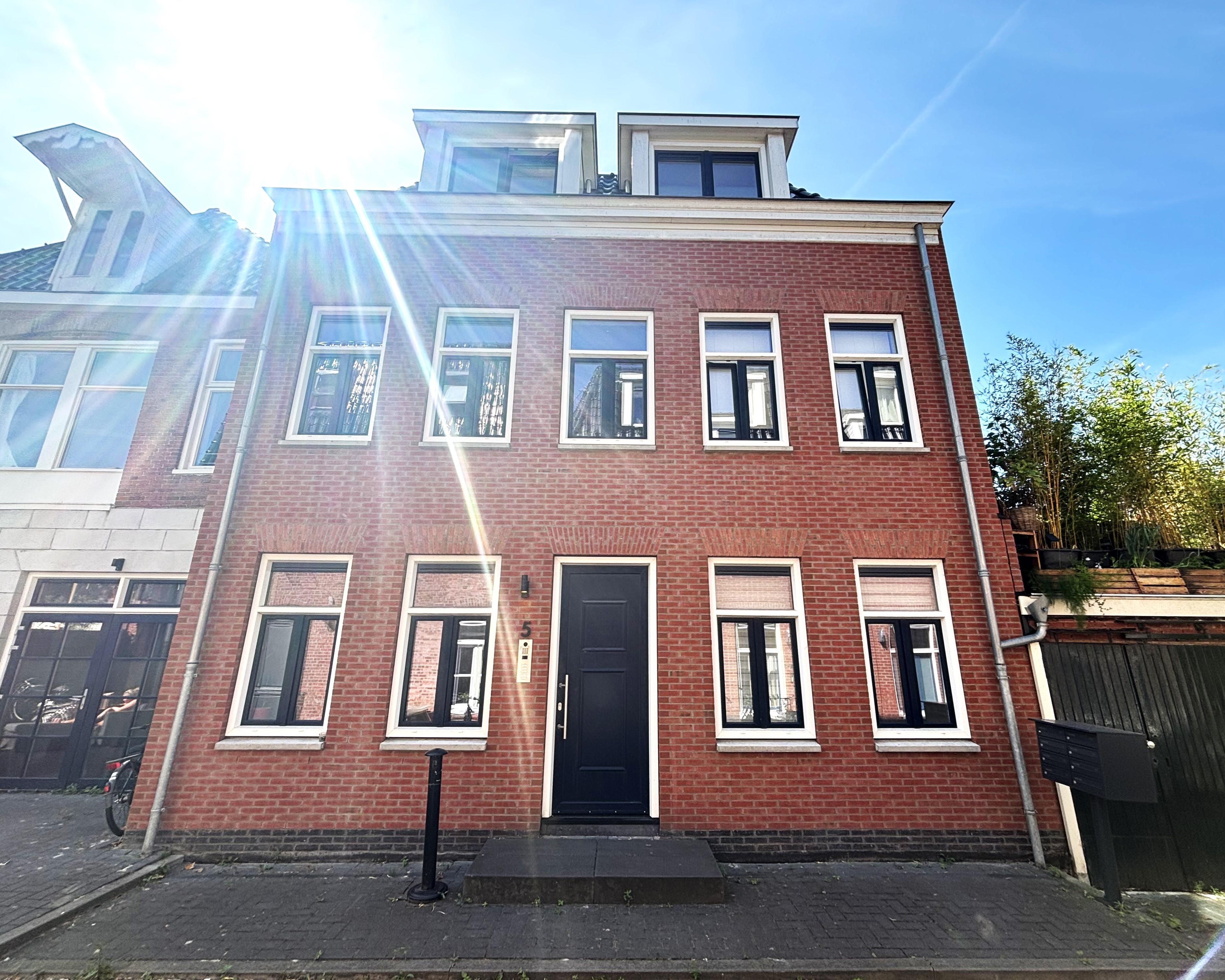 Flat Oostersingeldwarsstraat