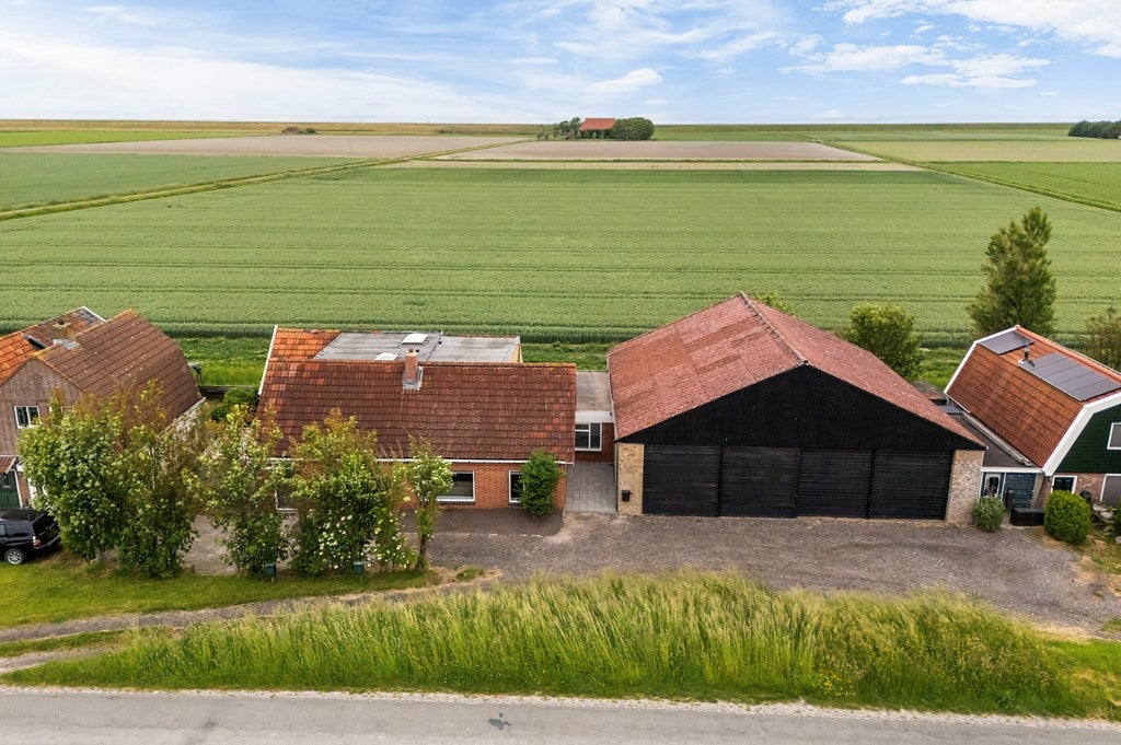 Huis Nieuwebildtdijk 284 in St.-Annaparochie