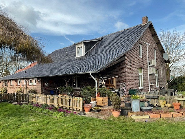 Huis Kaumeshoek 16 in Beringe