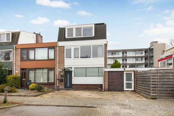Huis Gijsbrecht van Amstellaan 71 in Amstelveen