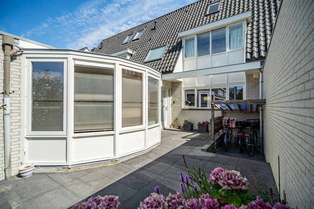 Huis Abel Tasmanplantsoen 15 in Voorschoten