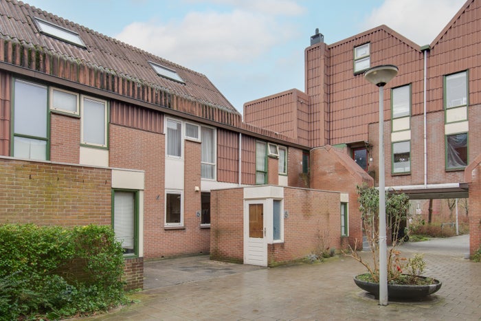 Haringvliet 5