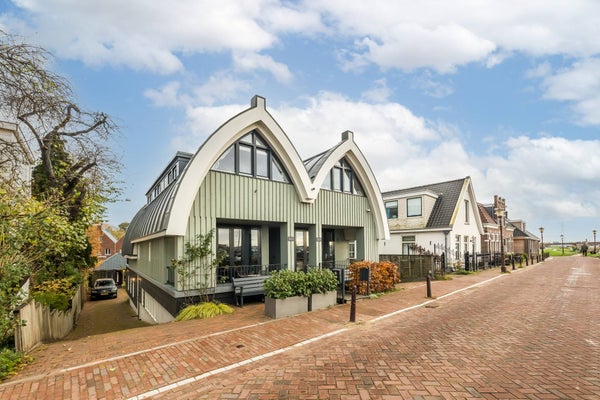 Huis Schellingwouderdijk in Amsterdam