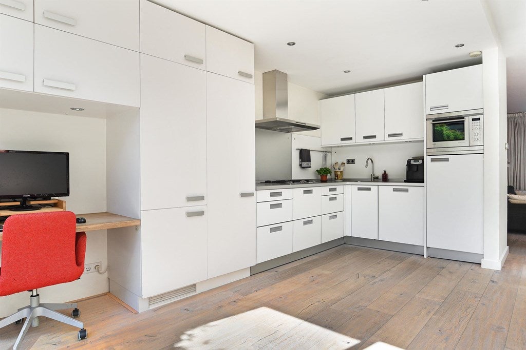 Te huur Huis Jhr.Mr.Dr. H.A. van Karnebeeklaan 24 in Amstelveen