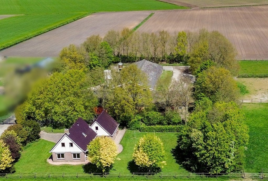 Huis Hoofdweg-Boven 53 in Haulerwijk