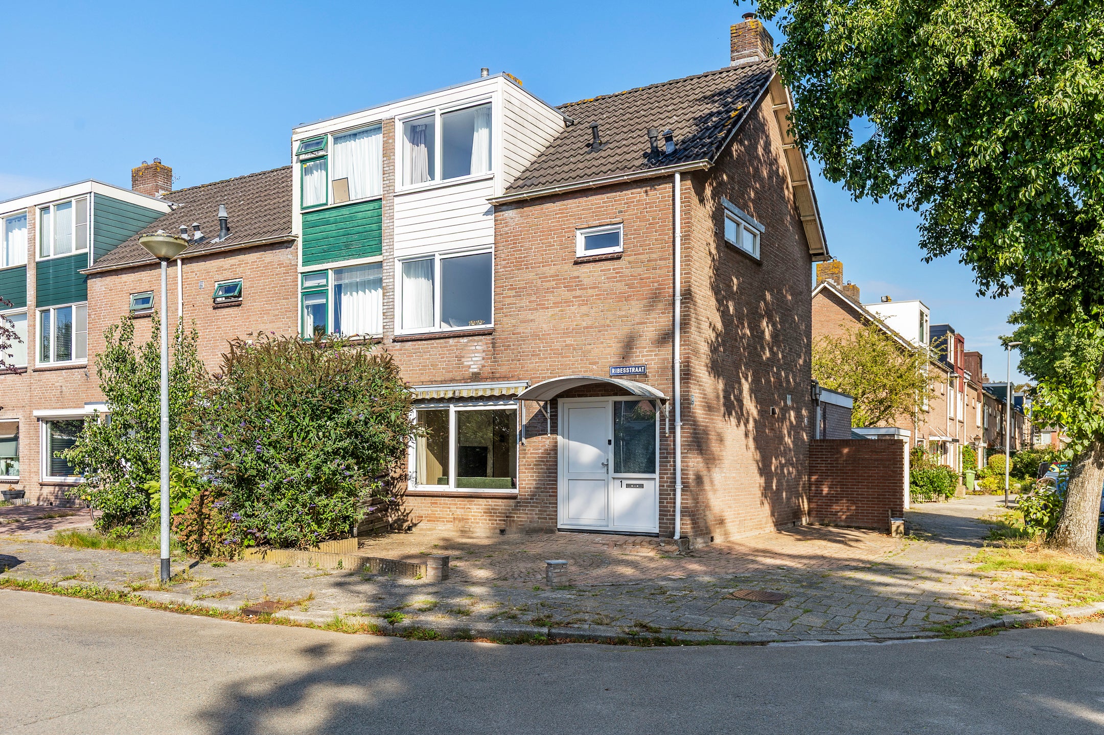 Hoekwoning te koop: Ribesstraat 1, Groningen