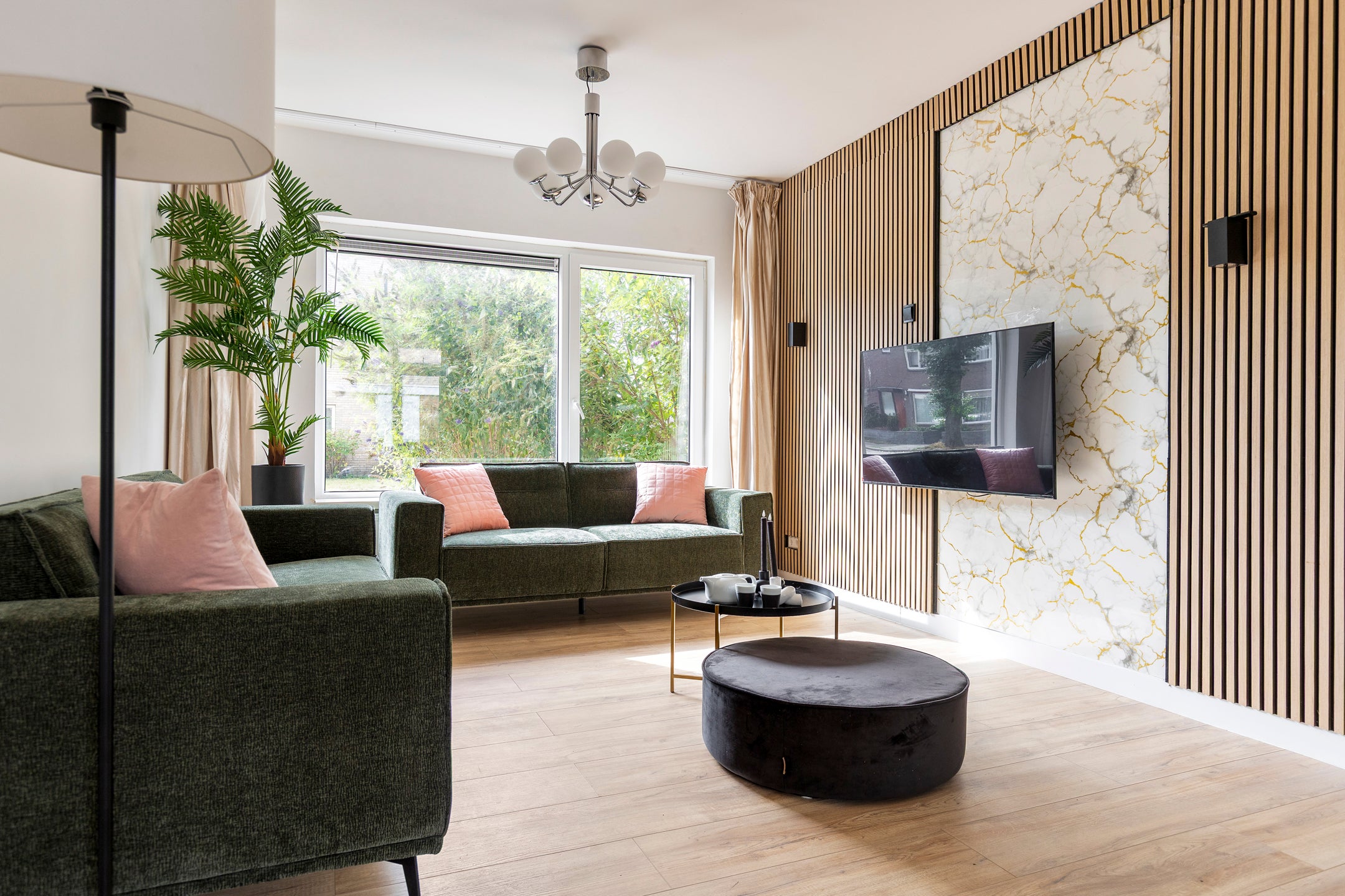 Hoekwoning te koop: Ribesstraat 1, Groningen