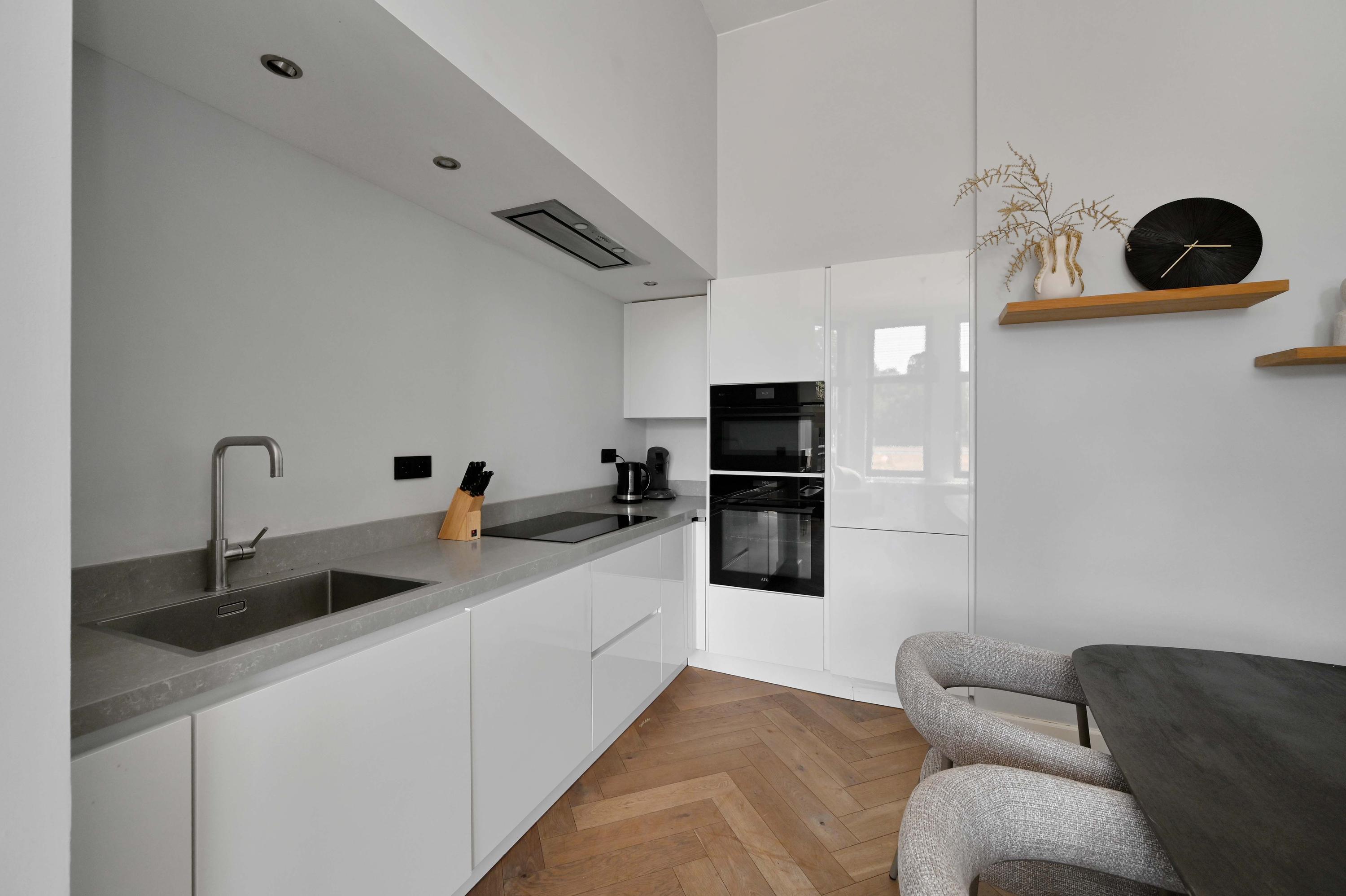 Woning te huur: Van Boetzelaerlaan, 'S-Gravenhage