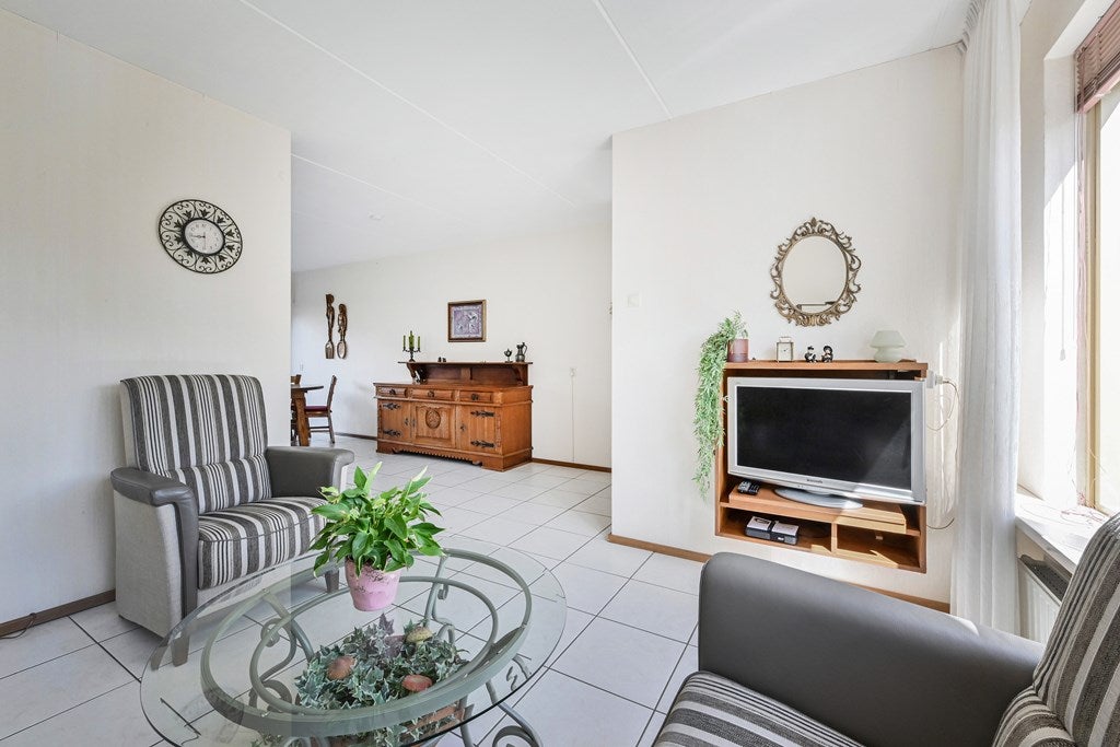 Tussenwoning te koop: Kievitsbloem 21, Nootdorp