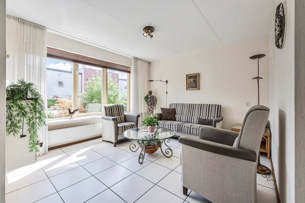 Tussenwoning te koop: Kievitsbloem 21, Nootdorp
