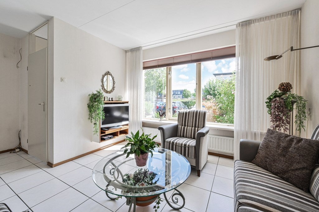 Tussenwoning te koop: Kievitsbloem 21, Nootdorp