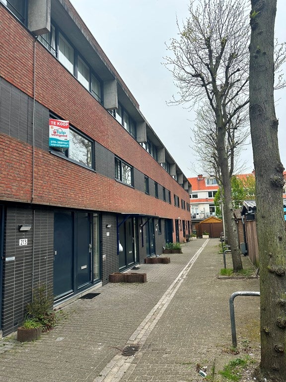 Huis Jacob Schorerlaan 215 in Den Haag