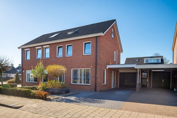Huis Erve De Plecht 10 in Enter