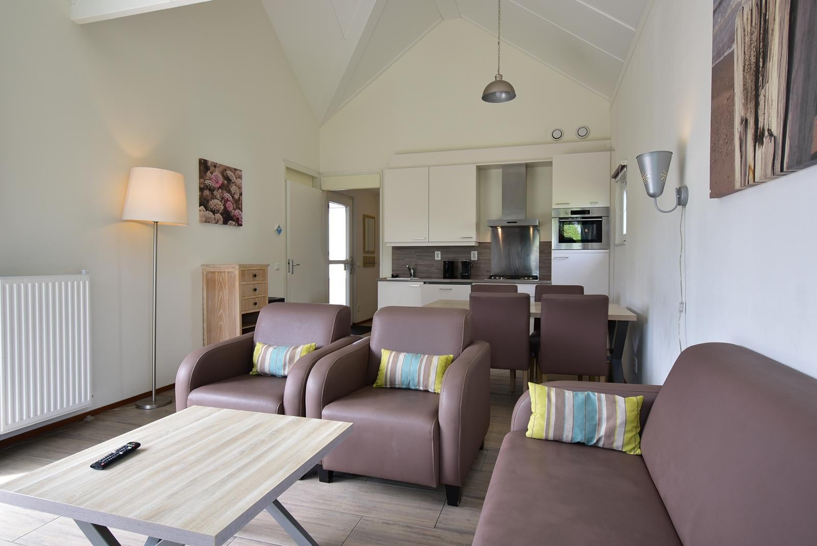 Vrijstaande woning te koop: Oude Nieuwlandseweg 11B4, Ouddorp