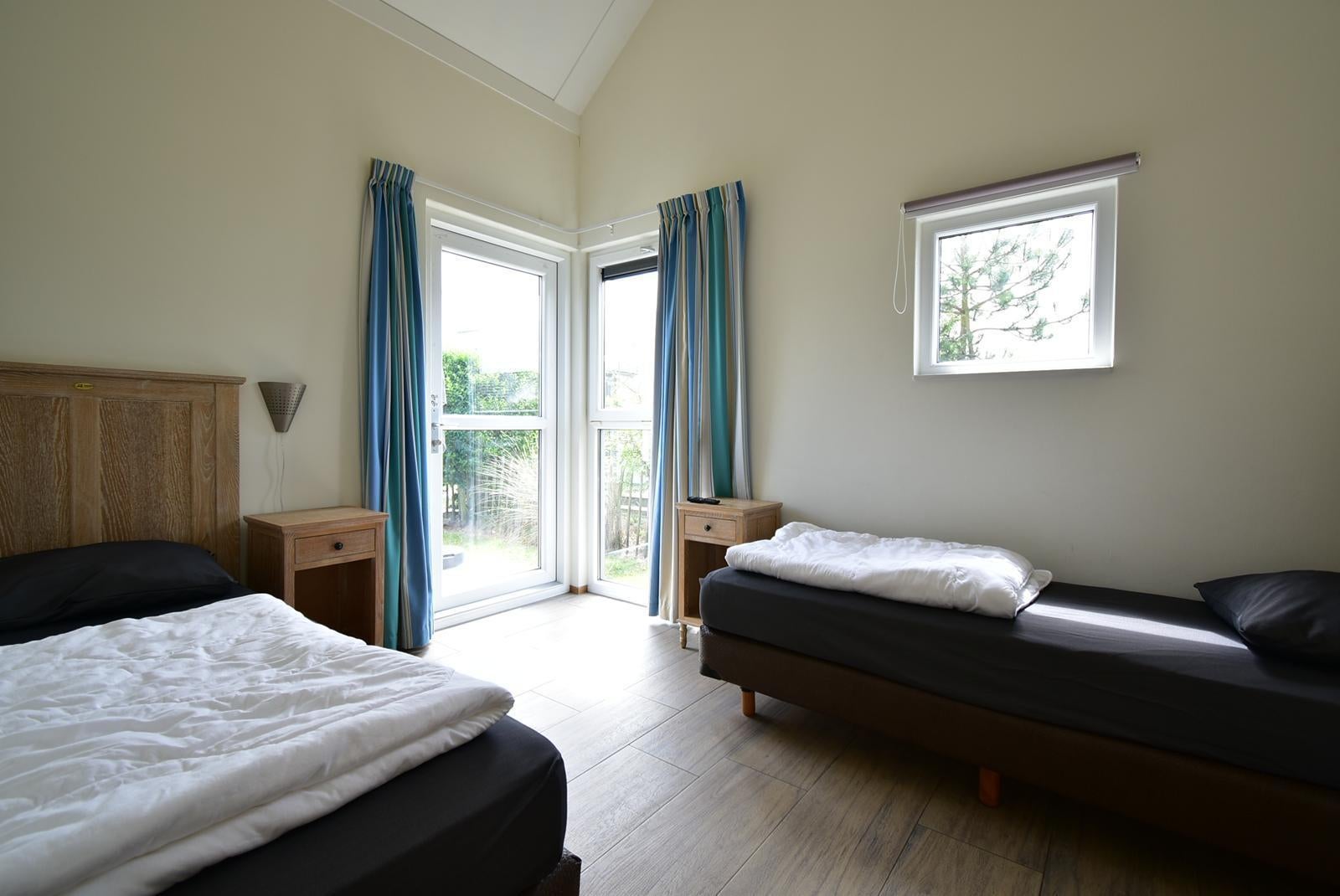 Vrijstaande woning te koop: Oude Nieuwlandseweg 11B4, Ouddorp