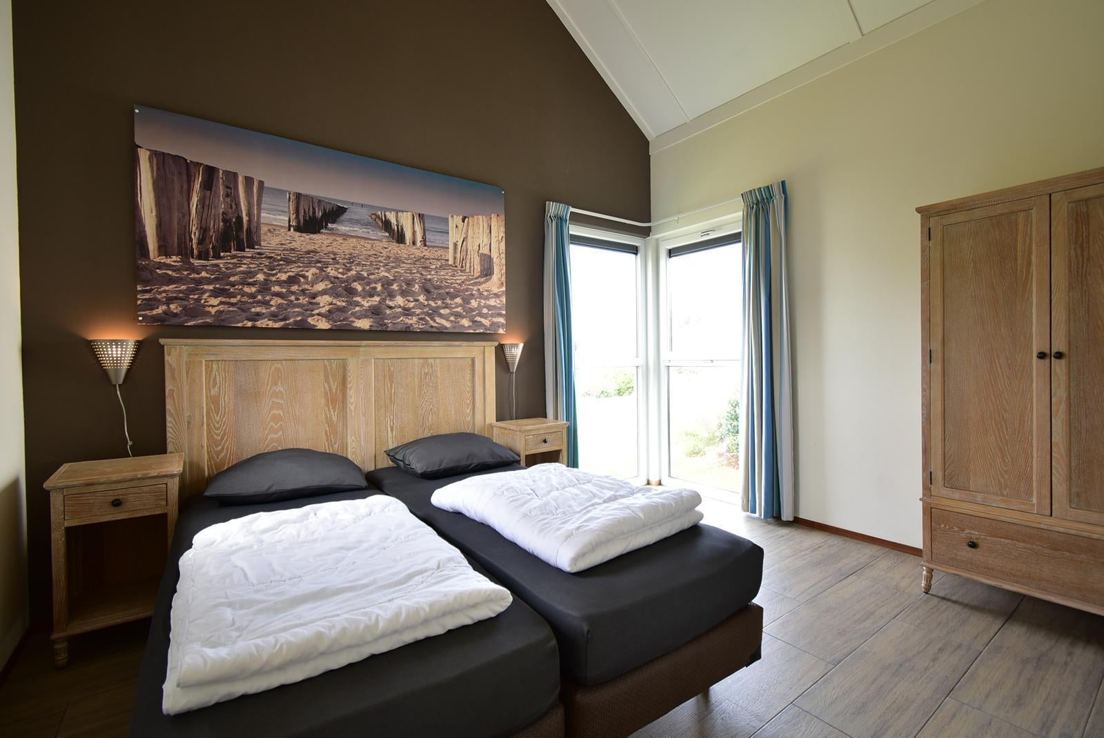 Vrijstaande woning te koop: Oude Nieuwlandseweg 11B4, Ouddorp