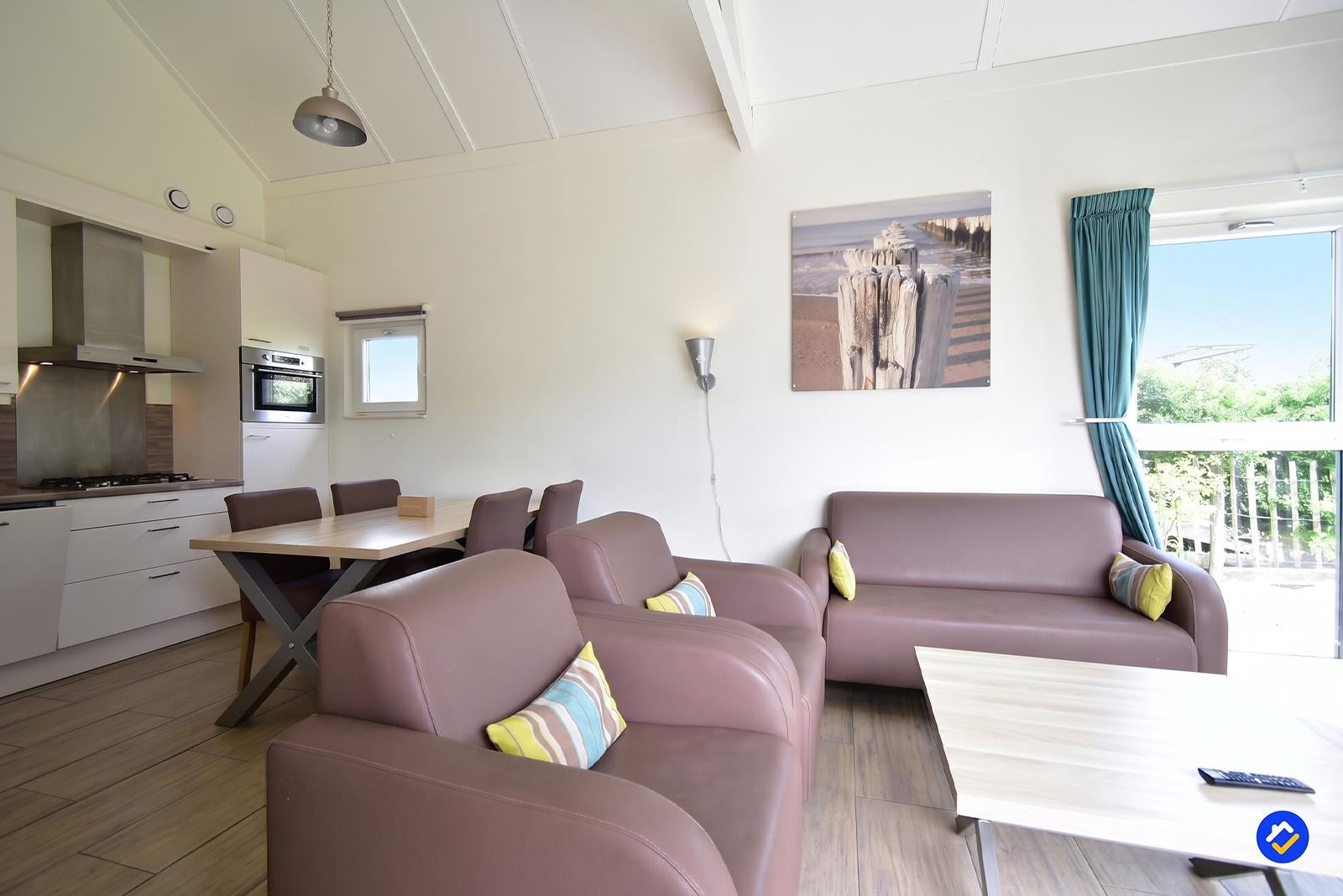 Vrijstaande woning te koop: Oude Nieuwlandseweg 11B4, Ouddorp