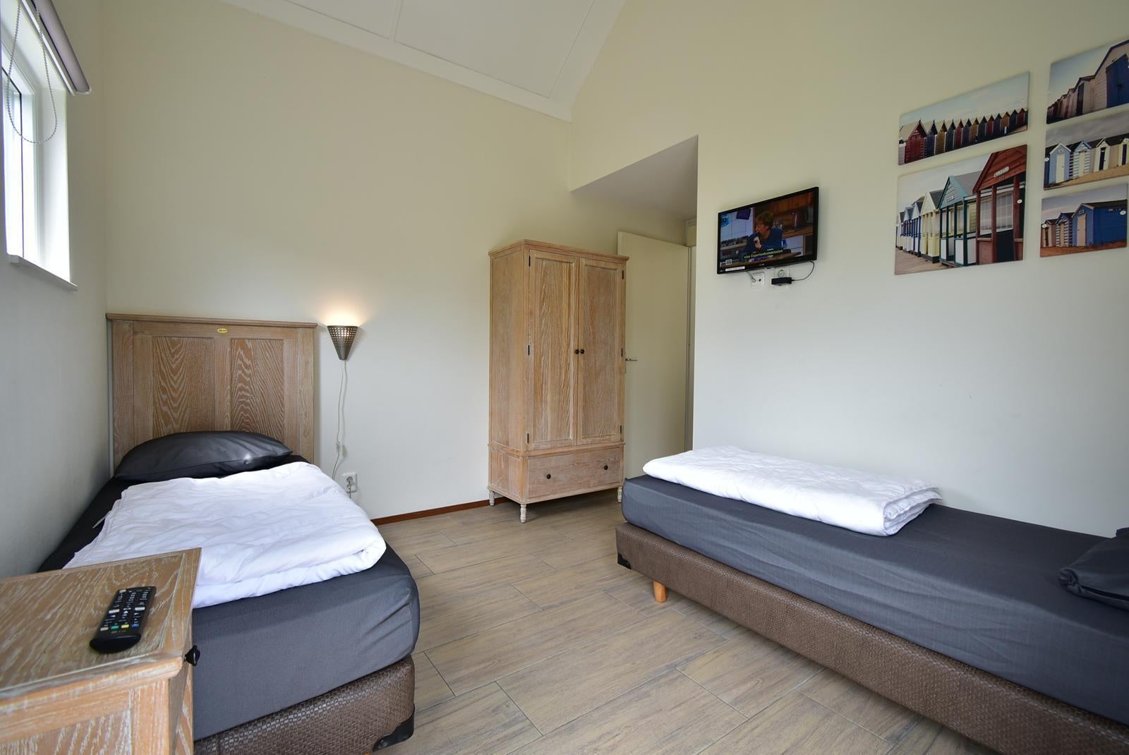 Vrijstaande woning te koop: Oude Nieuwlandseweg 11B4, Ouddorp