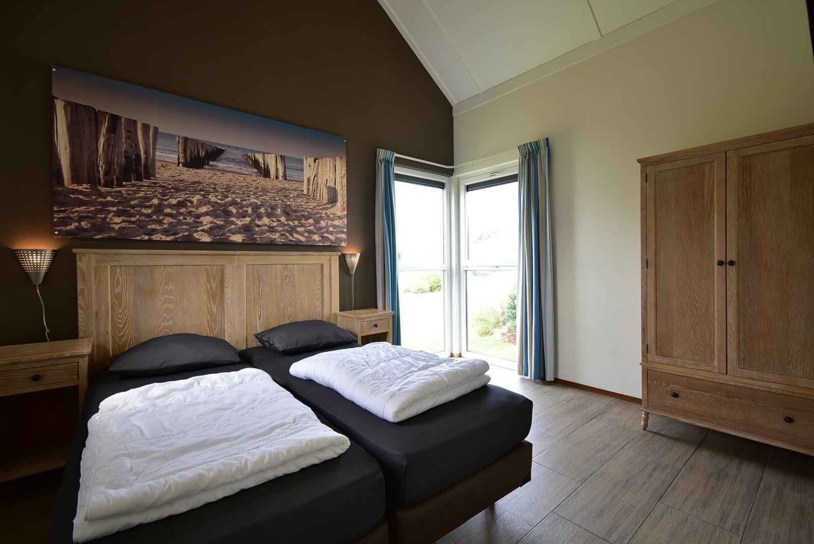 Vrijstaande woning te koop: Oude Nieuwlandseweg 11B4, Ouddorp