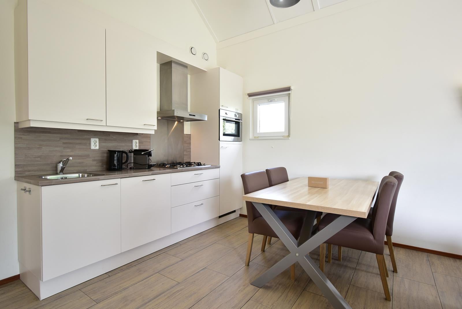 Vrijstaande woning te koop: Oude Nieuwlandseweg 11B4, Ouddorp