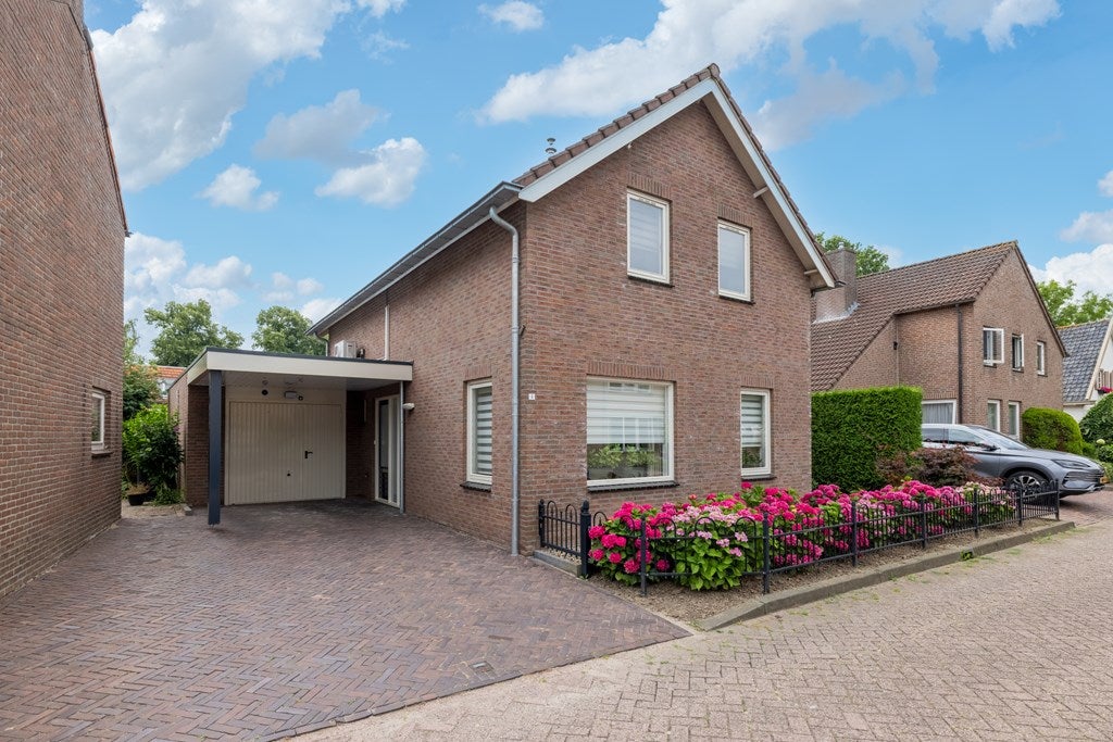 Huis Breedstraat 4 in Hedel