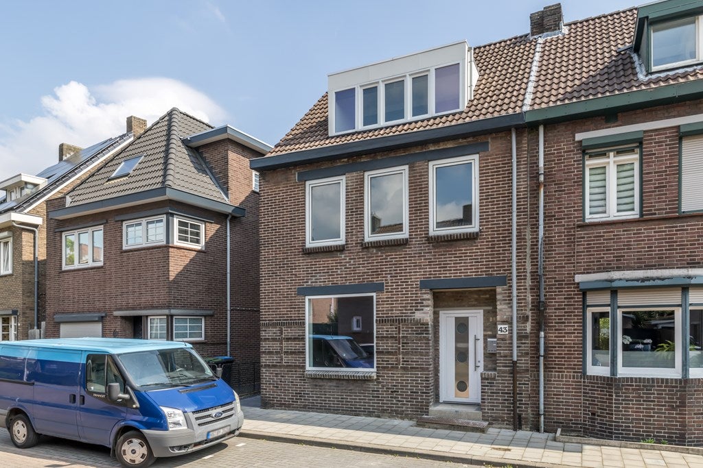 Huis Mgr. Lebouillestraat 43 in Hoensbroek
