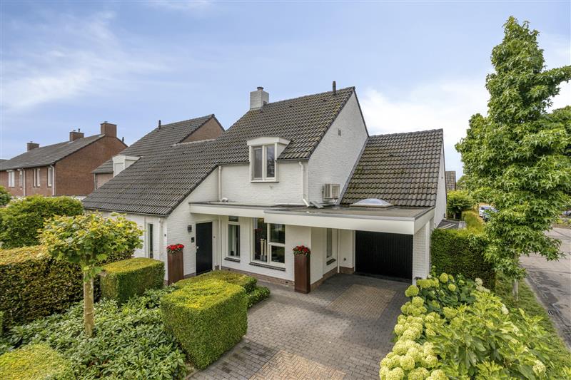 Hoekwoning te koop: Berberisstraat 2, Nederweert